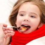 5 remèdes naturels de soulager le mal de gorge d’un enfant